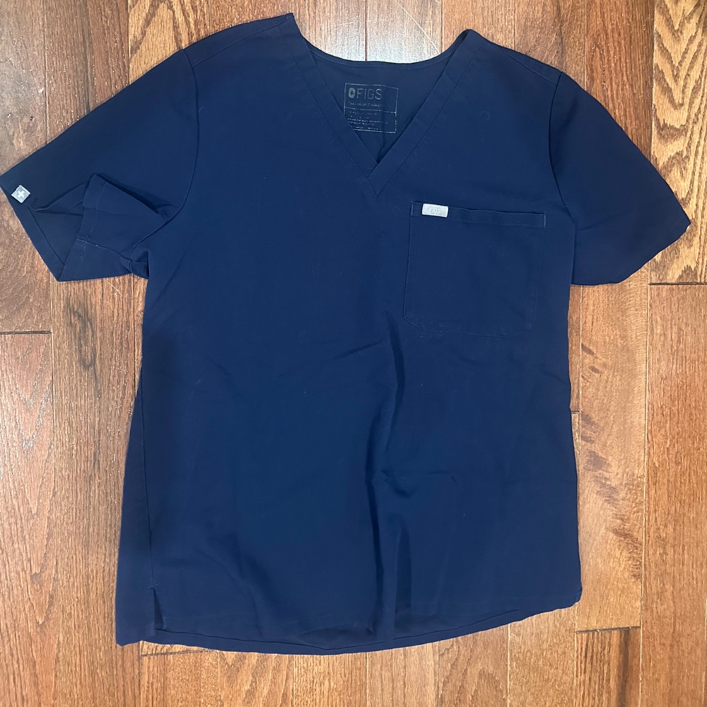 Figs classic one pocket top Navy size large